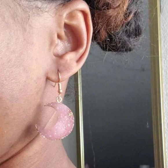 🌙 Celestial Crystal Moon Earrings 🌙 - Picture 2 of 5